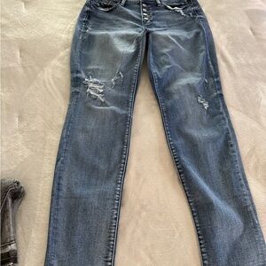 Judy Blue Classic Distressed Boyfriend Jeans